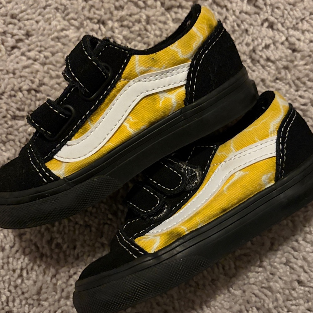 Vans - Picture 2 of 4